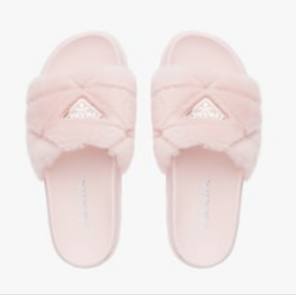 Prada slides - Picture 3 of 3